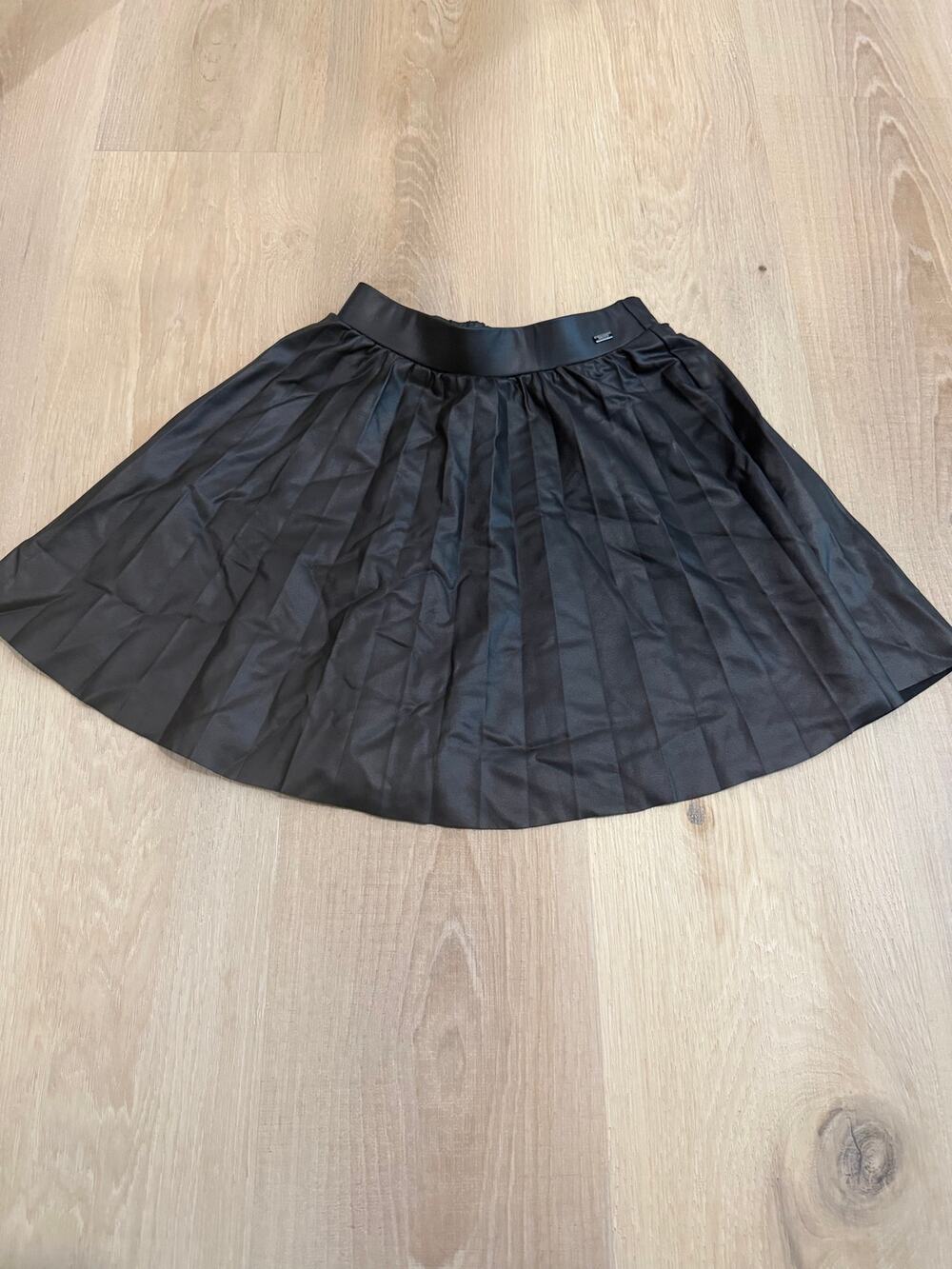 Zara Girls Size 7 Black Faux Leather Pleated Skirt – Elastic Waist